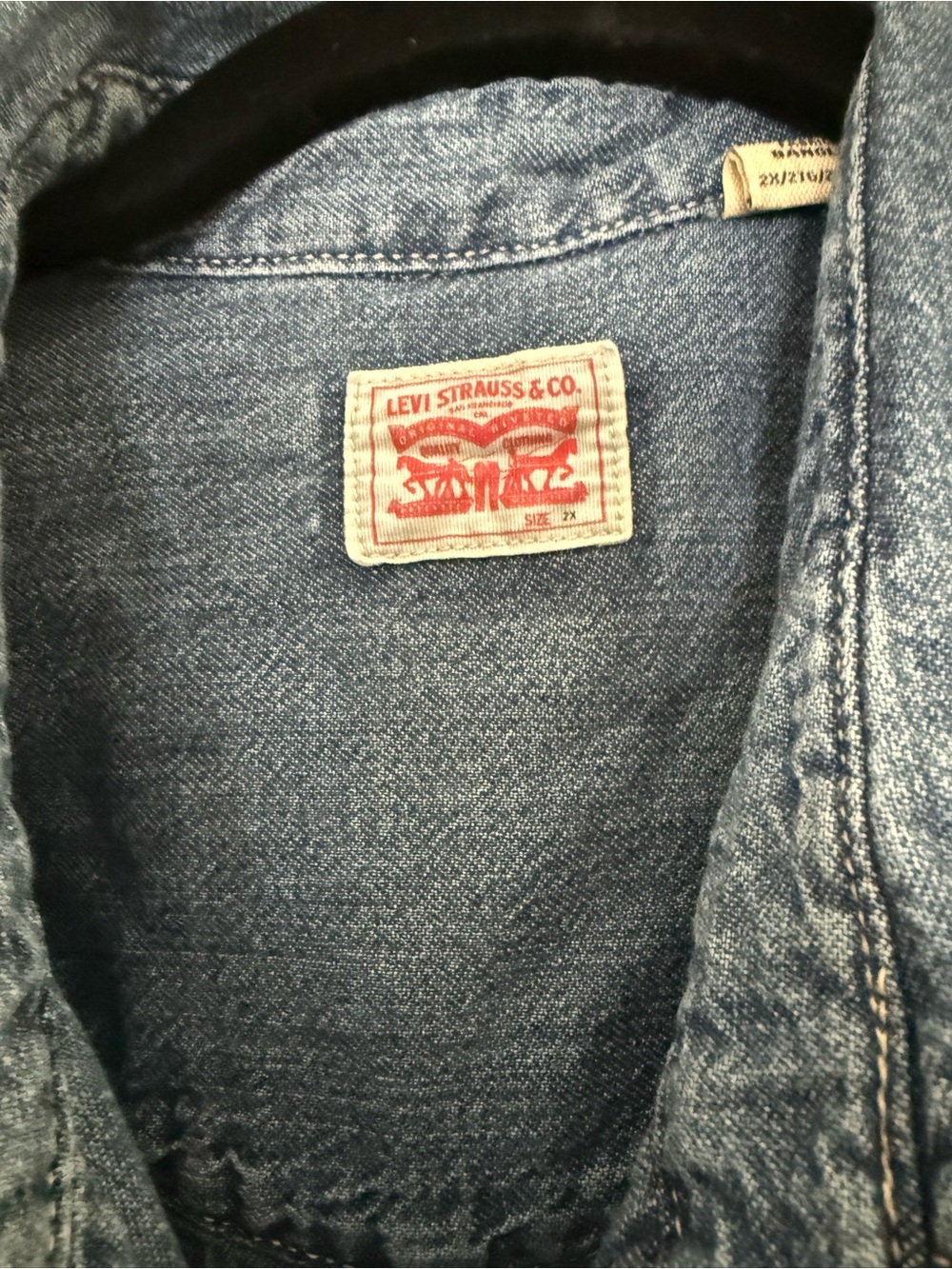 Levi’s Classic Two-Tone Denim Western Shirt - Light & Medium Blue - Picture 6 of 8